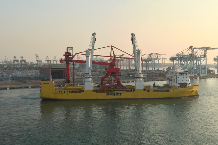 Heaviest continuous ship unloader ever shipped by Happy Star